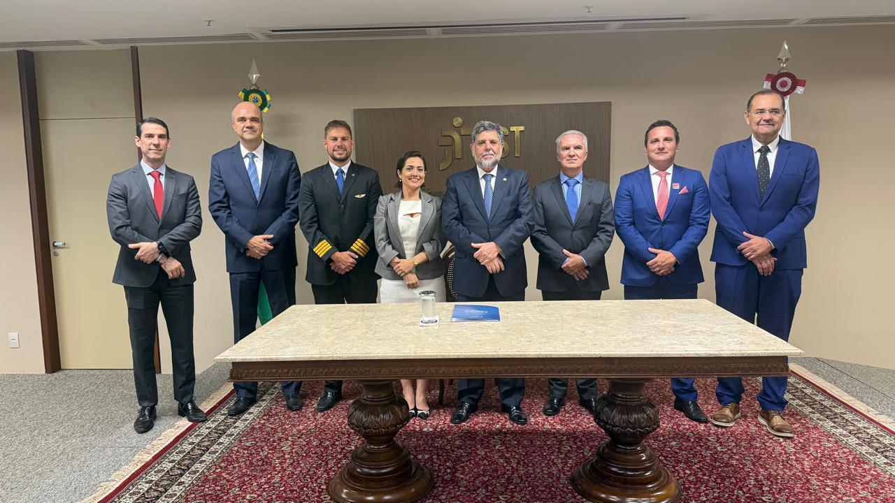 SNEA e SNA assinam Convenção Coletiva de Trabalho dos Aeronautas no TST